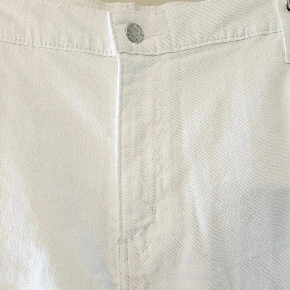 Signature by Levi Strauss & Co. High Rise Plus Size Heritage Denim Shorts 22W. - Picture 10 of 16